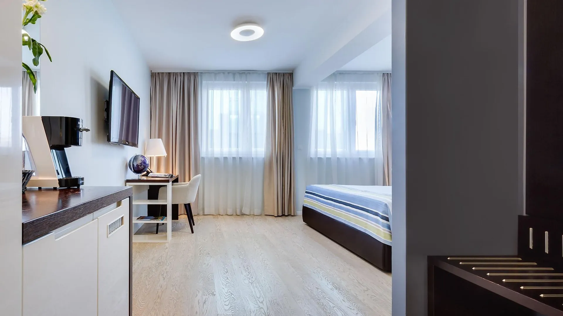 Bb Residence Split