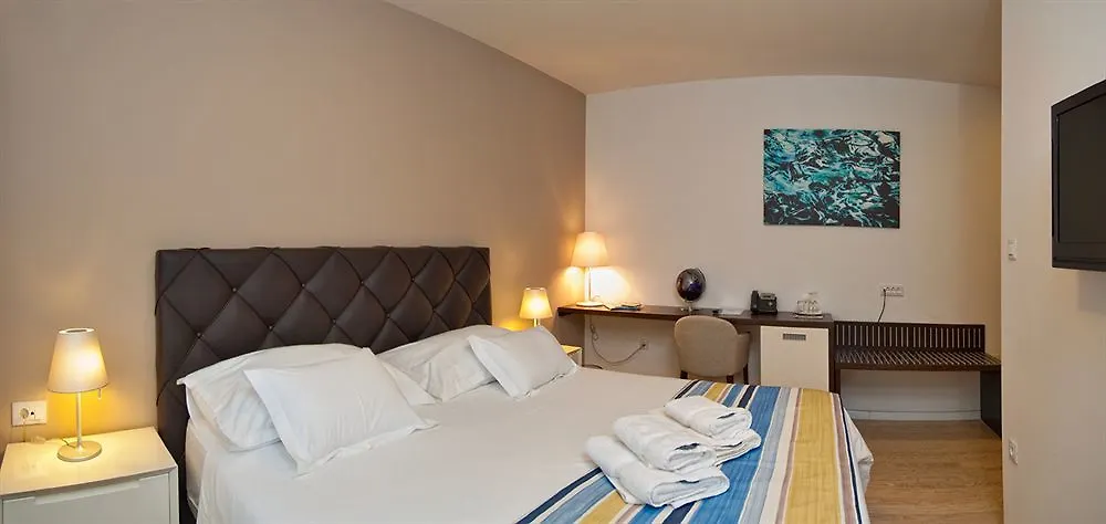 Bb Residence Split 4*,