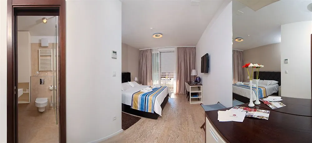 Bb Residence Split Bed & Breakfast